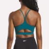 Biustonosz damski Core Strappy Bra – średnie wsparcie Biustonosz damski Core Strappy Bra – średnie wsparcie