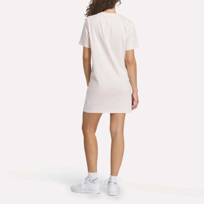Damska sukienka T-shirtowa oversize Damska sukienka T-shirtowa oversize