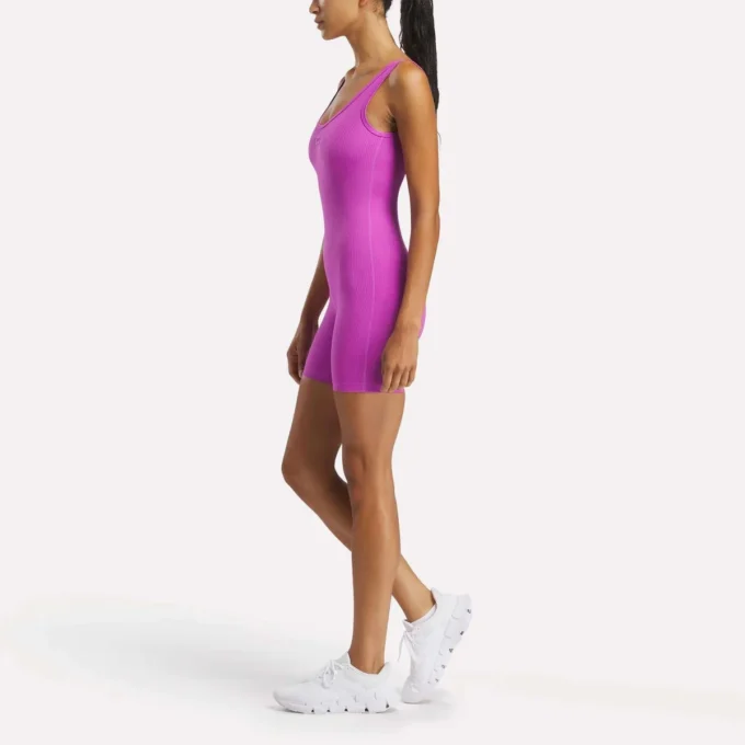 Damski body z prążkowanej dzianiny Damski body z prążkowanej dzianiny