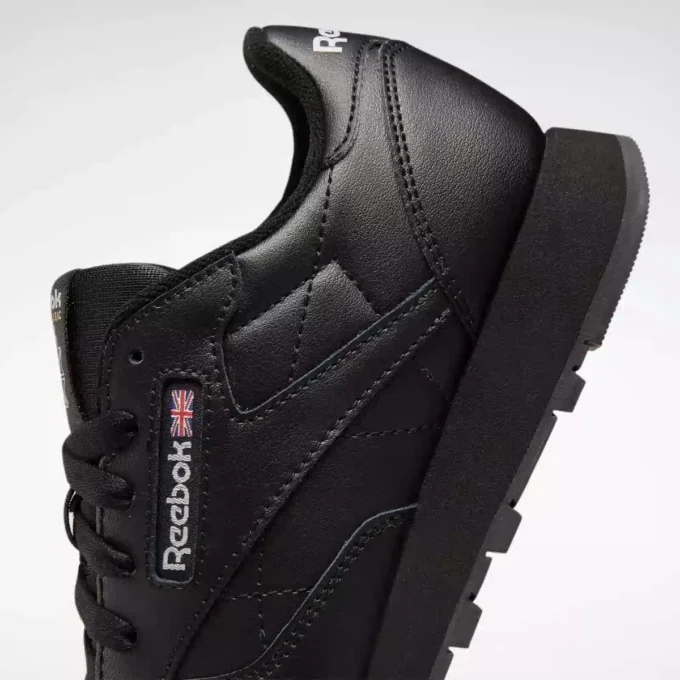 Klasyczne skórzane buty — starsze dzieci Klasyczne skórzane buty — starsze dzieci