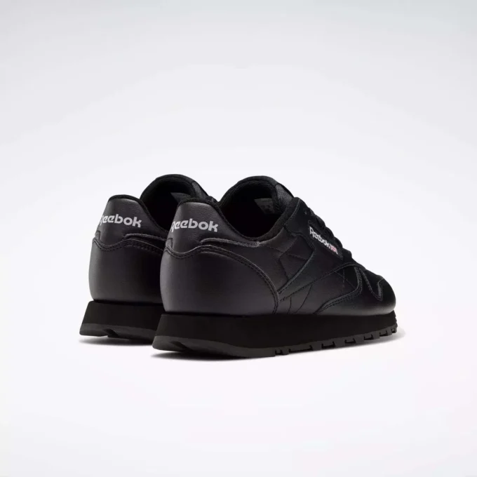 Klasyczne skórzane buty — starsze dzieci Klasyczne skórzane buty — starsze dzieci