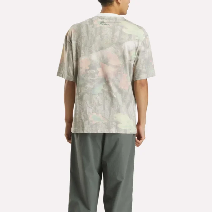 Koszulka Reebok x MARKET z nadrukiem na całej powierzchni Koszulka Reebok x MARKET z nadrukiem na całej powierzchni