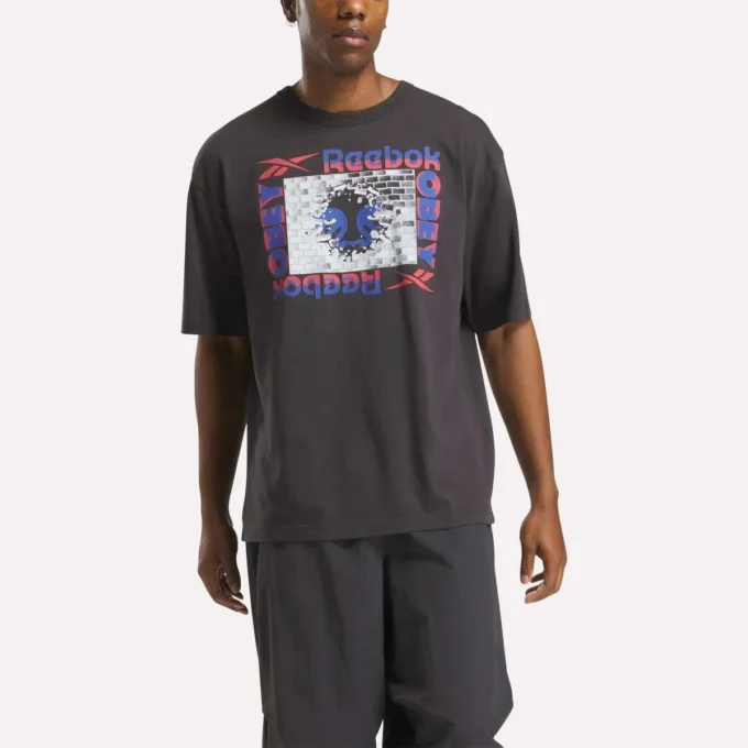 Koszulka z nadrukiem Reebok x OBEY Koszulka z nadrukiem Reebok x OBEY